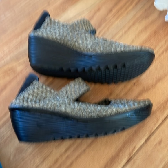 St John’s Bay bronze wedges. Size 9 - Picture 3 of 5